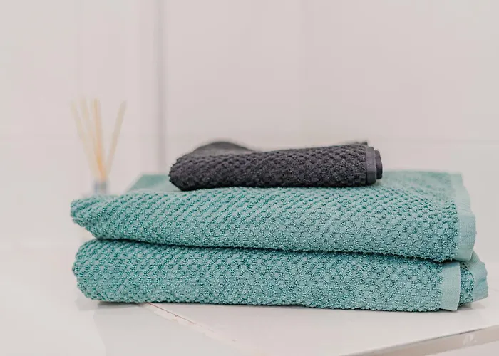 Marina Palace With Swimming Pool أذيخي