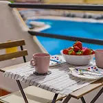 Marina Palace With Swimming Pool