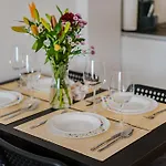 Marina Palace With Swimming Pool Apartman