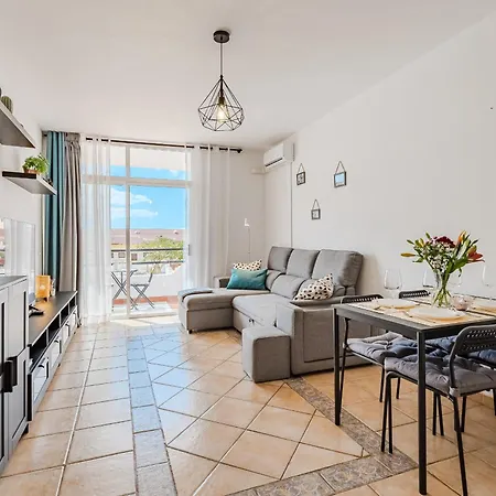 Marina Palace With Swimming Pool